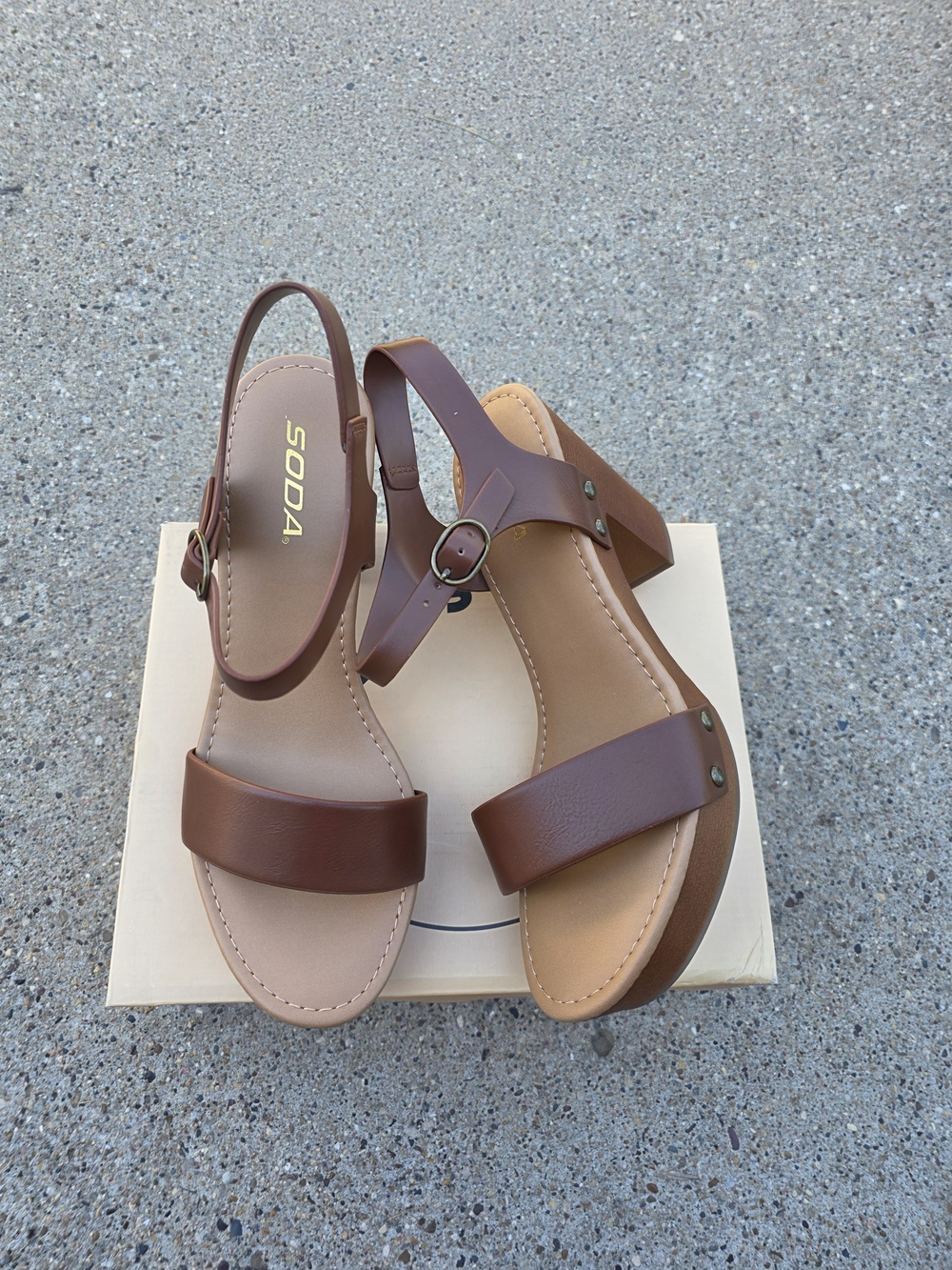 SODA Women's Brown Block Heel Sandals Size 10 - Picture 2 of 13